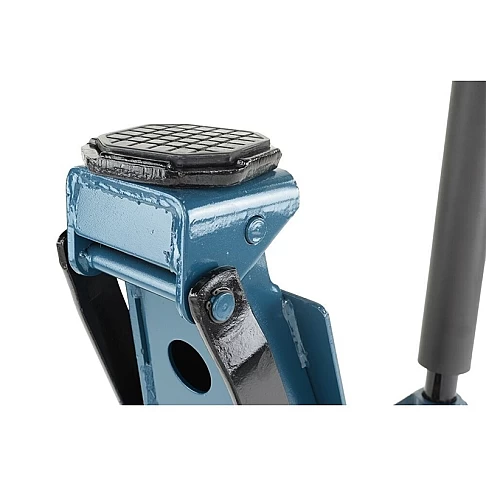 Domkratas su ratukais 3t pažemintas