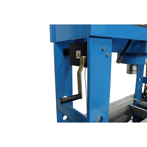 Elektrinis presas su rankine gervėle 150 tonų Mammuth