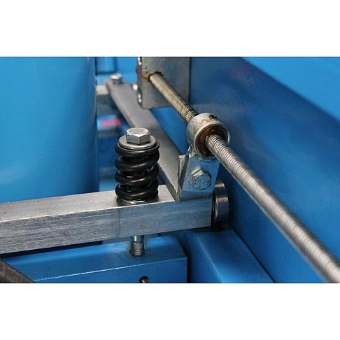 Elektrinis presas su rankine gervėle 150 tonų Mammuth