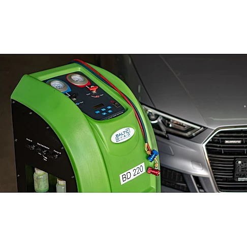 Semi-automatic air conditioning service station BD 220