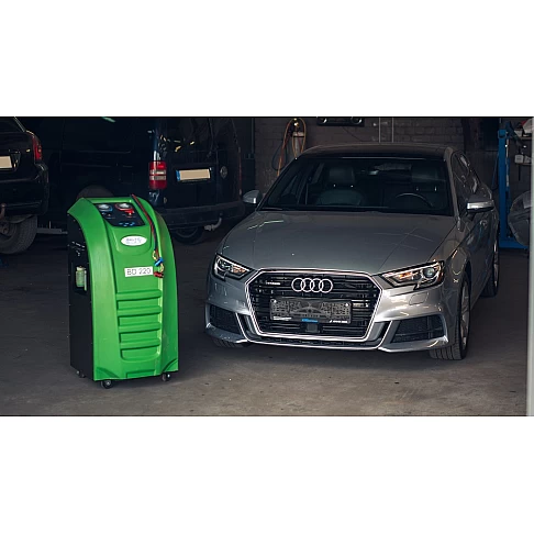 Semi-automatic air conditioning service station BD 220